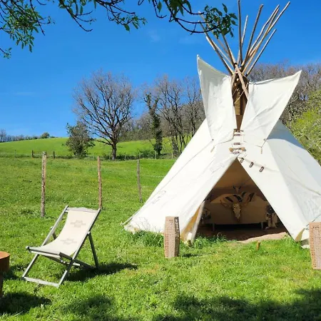 Tente de luxe Tipi Des Amoureux Moulayres